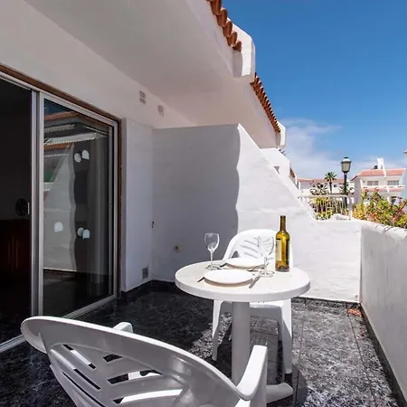 Floritas 21 - One Bed Ground Floor With Pool View Apartamento Playa de las Americas (Tenerife)